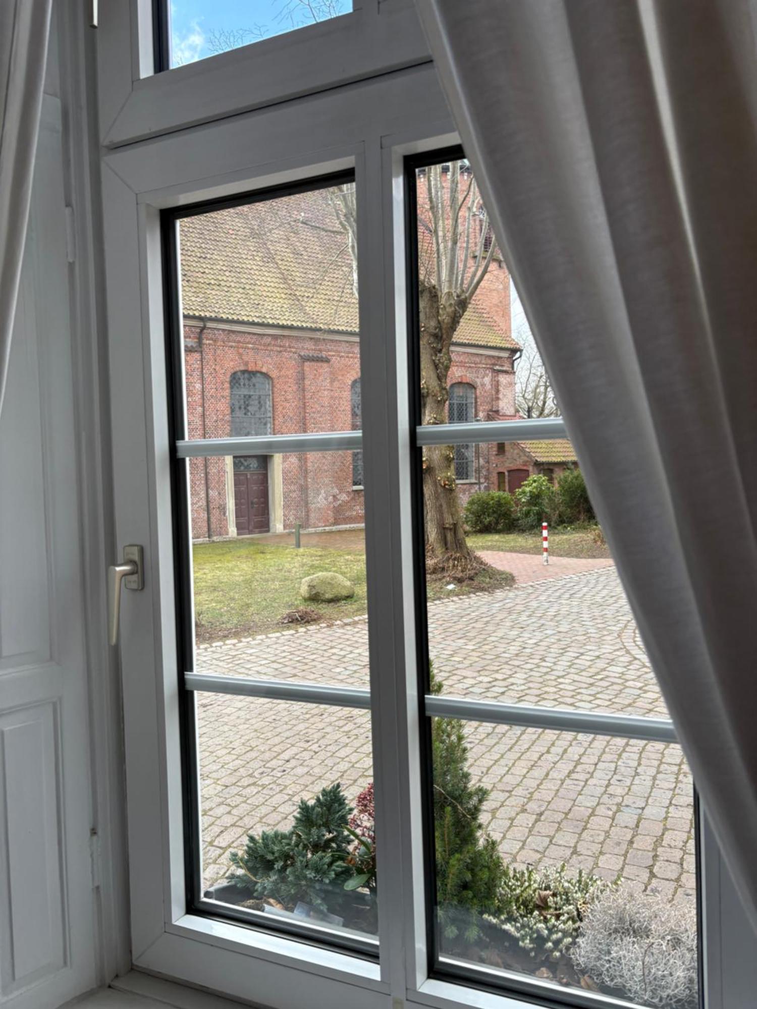 Altes Pastorat Bed & Breakfast Barmstedt Exterior photo